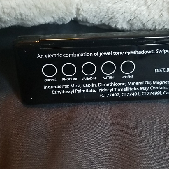 Blinc Electric Eyes Palette - Picture 3 of 3